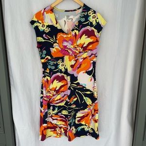 TITLE NINE DREAM ON DRESS
Navy/orange/yellow floral
V neck